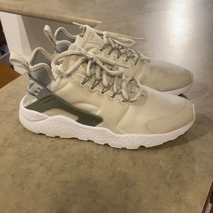 Nike Wmns Air Huarache Run Ultra, beige colour, size US 7